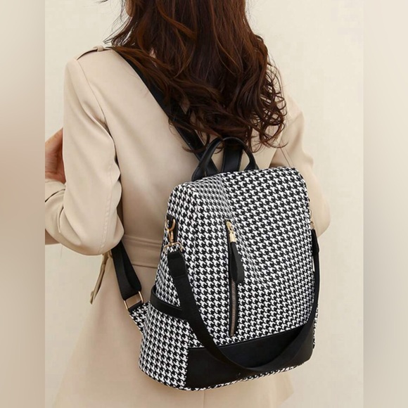 New Backpack, Shoulder Bag - Picture 3 of 7